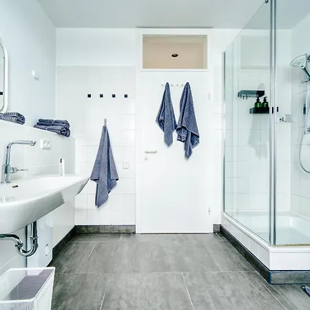 Urban Loft - 180 Skyline Balkon - 2 Sz - Hbf *