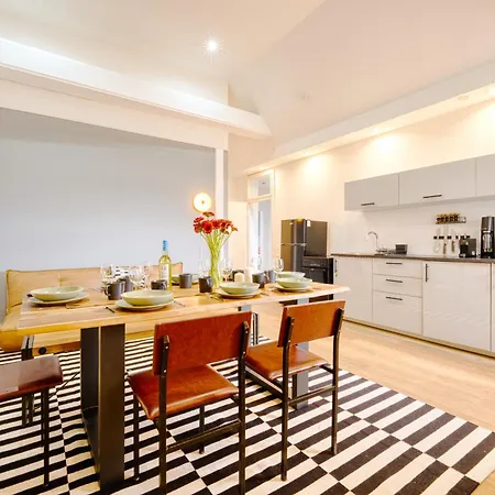 Urban Loft - 180 Skyline Balkon - 2 Sz - Hbf * Berlin